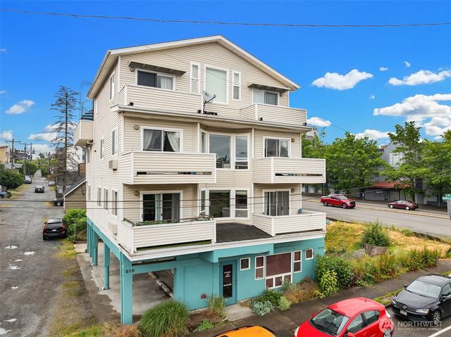 816 N 38th Street, Seattle, WA 98103