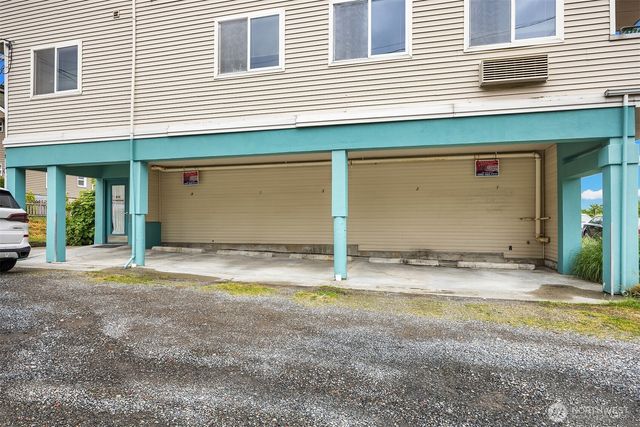 816 N 38th Street, Seattle, WA 98103