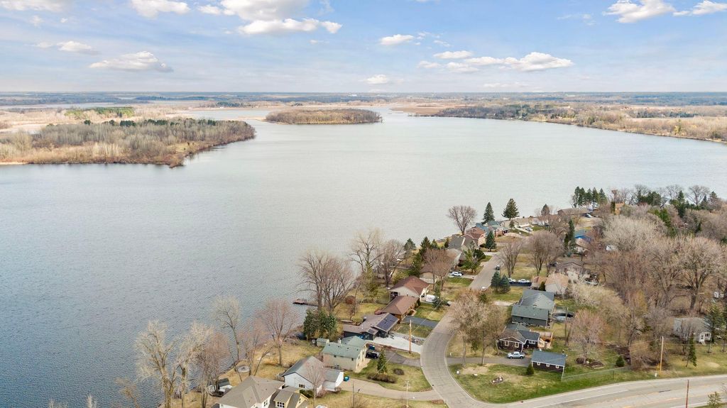 1545 Peltier Lake Drive, Hugo, MN 55038