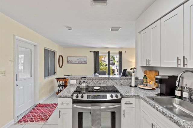 3860 NE 23rd Avenue, Lighthouse Point, FL 33064