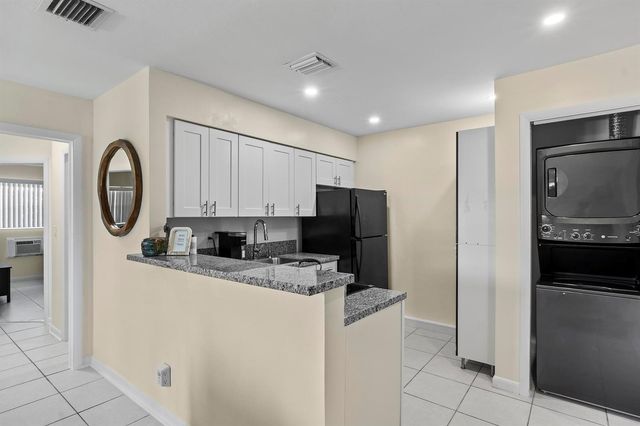 3860 NE 23rd Avenue, Lighthouse Point, FL 33064