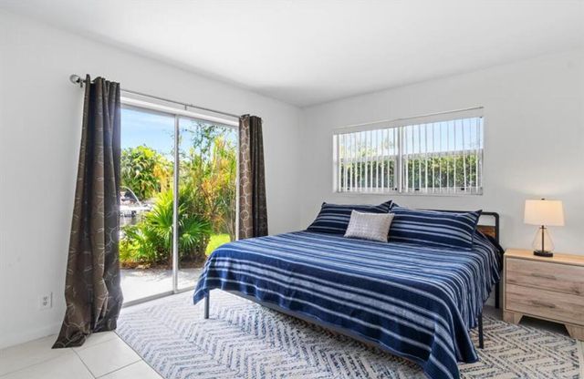 3860 NE 23rd Avenue, Lighthouse Point, FL 33064
