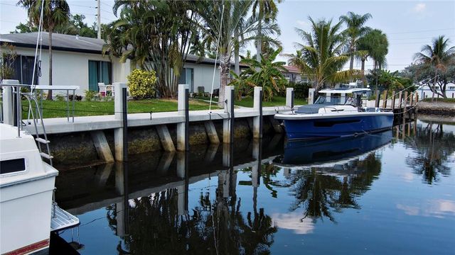 3860 NE 23rd Avenue, Lighthouse Point, FL 33064