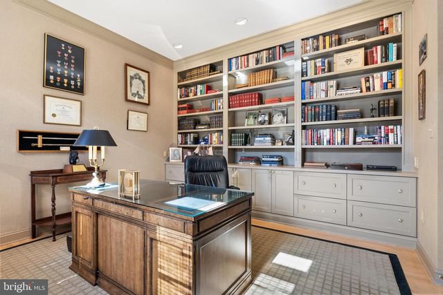 7440 OLD MAPLE SQ, Mclean, VA 22102