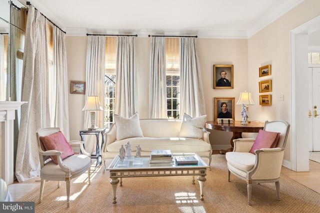 7440 OLD MAPLE SQ, Mclean, VA 22102