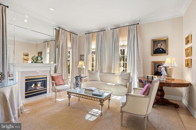 7440 OLD MAPLE SQ, Mclean, VA 22102