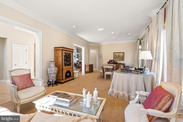 7440 OLD MAPLE SQ, Mclean, VA 22102