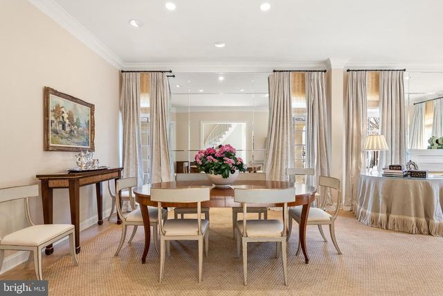 7440 OLD MAPLE SQ, Mclean, VA 22102