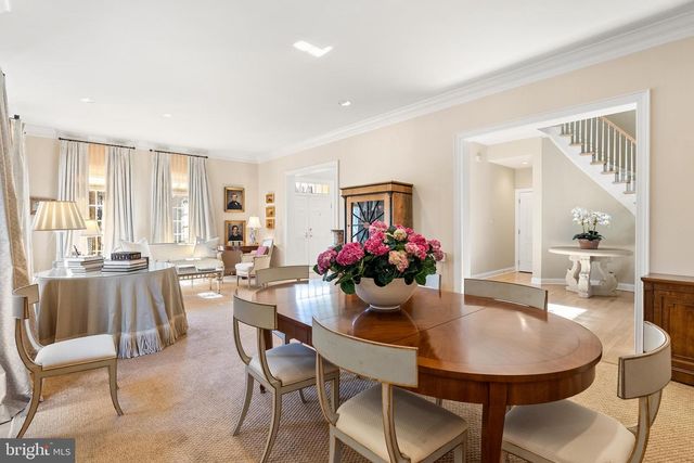 7440 OLD MAPLE SQ, Mclean, VA 22102