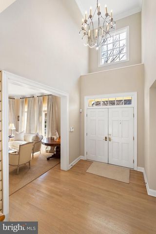 7440 OLD MAPLE SQ, Mclean, VA 22102