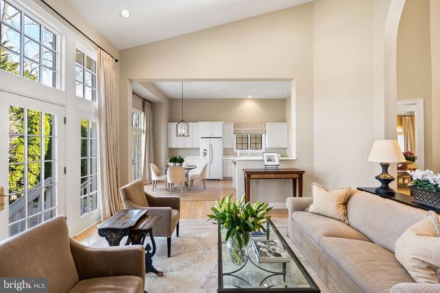 7440 OLD MAPLE SQ, Mclean, VA 22102