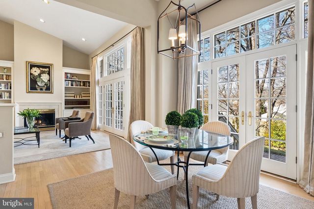 7440 OLD MAPLE SQ, Mclean, VA 22102