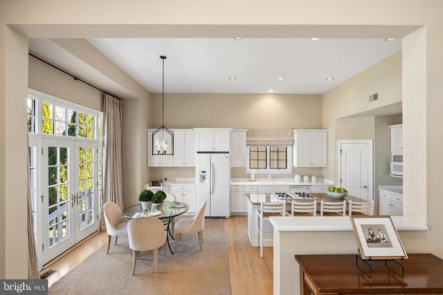 7440 OLD MAPLE SQ, Mclean, VA 22102