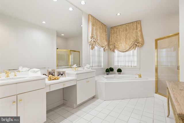 7440 OLD MAPLE SQ, Mclean, VA 22102