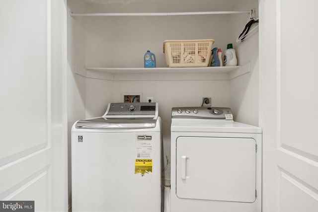 7440 OLD MAPLE SQ, Mclean, VA 22102