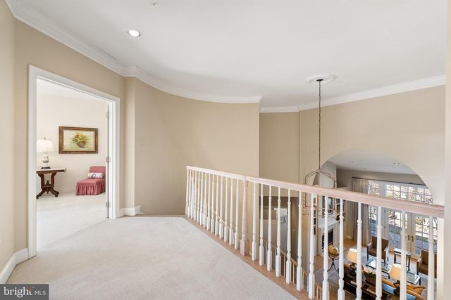 7440 OLD MAPLE SQ, Mclean, VA 22102