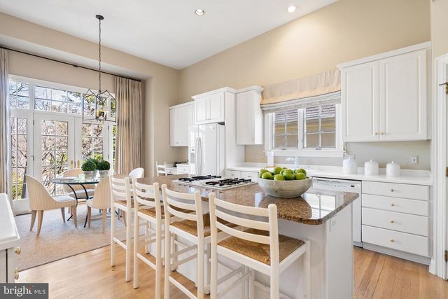 7440 OLD MAPLE SQ, Mclean, VA 22102