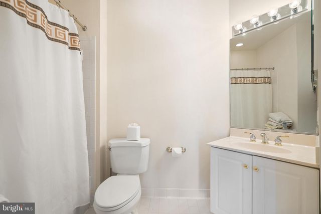 7440 OLD MAPLE SQ, Mclean, VA 22102