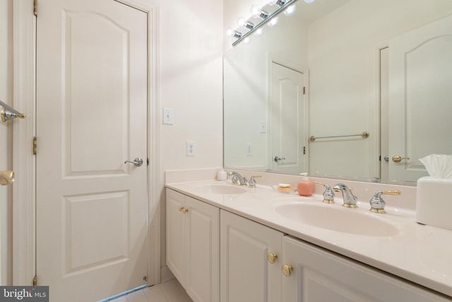 7440 OLD MAPLE SQ, Mclean, VA 22102