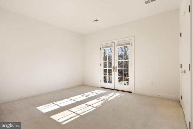 7440 OLD MAPLE SQ, Mclean, VA 22102