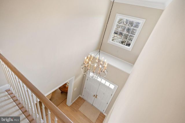 7440 OLD MAPLE SQ, Mclean, VA 22102