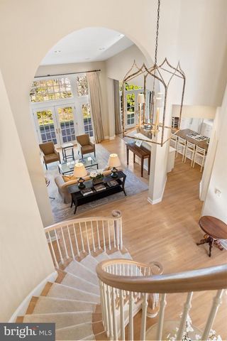 7440 OLD MAPLE SQ, Mclean, VA 22102