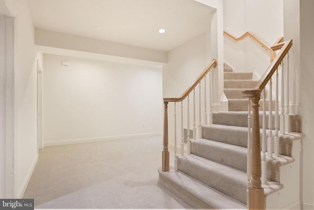 7440 OLD MAPLE SQ, Mclean, VA 22102