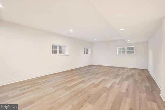 7440 OLD MAPLE SQ, Mclean, VA 22102