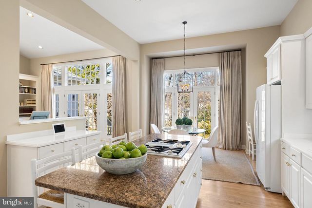 7440 OLD MAPLE SQ, Mclean, VA 22102