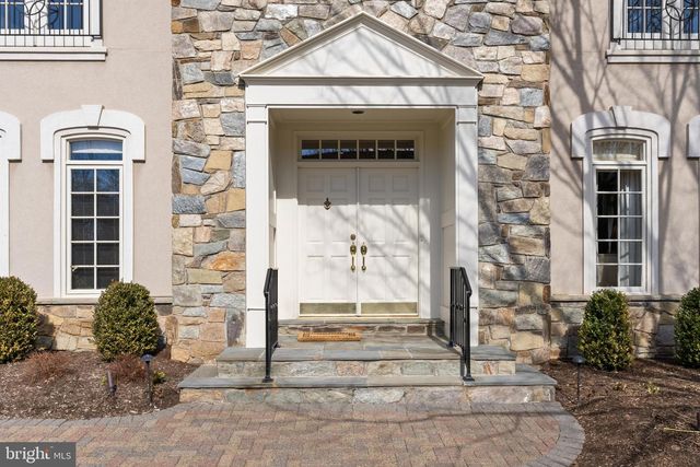7440 OLD MAPLE SQ, Mclean, VA 22102