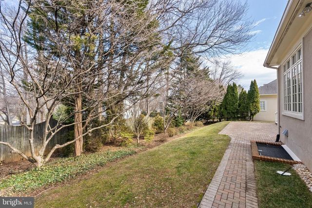 7440 OLD MAPLE SQ, Mclean, VA 22102