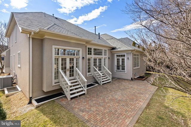 7440 OLD MAPLE SQ, Mclean, VA 22102