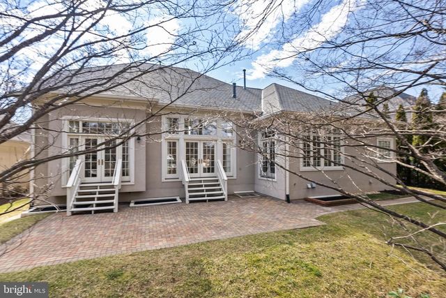 7440 OLD MAPLE SQ, Mclean, VA 22102