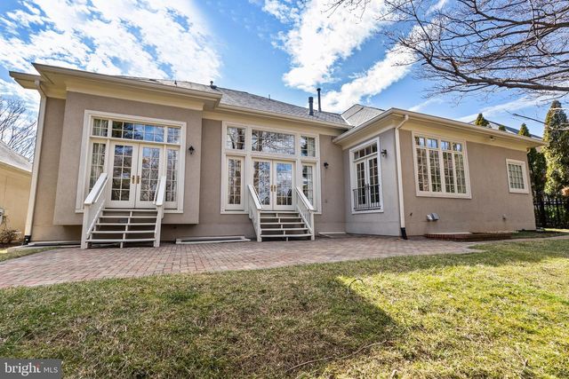 7440 OLD MAPLE SQ, Mclean, VA 22102