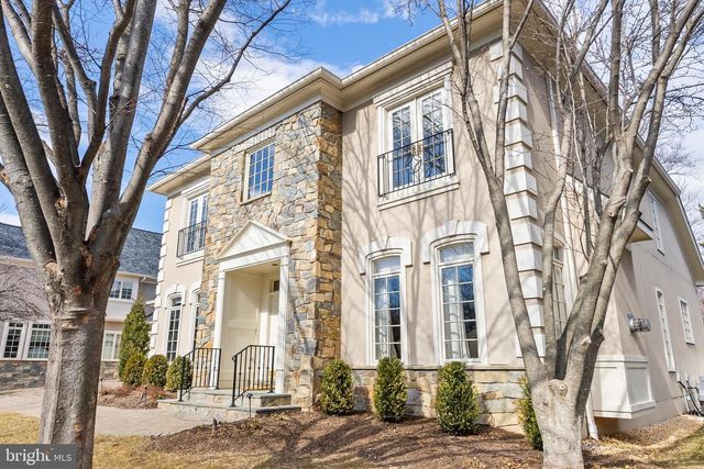 7440 OLD MAPLE SQ, Mclean, VA 22102