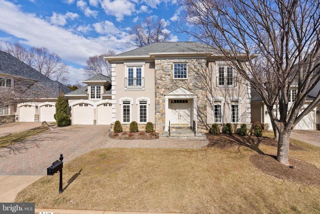 7440 OLD MAPLE SQ, Mclean, VA 22102