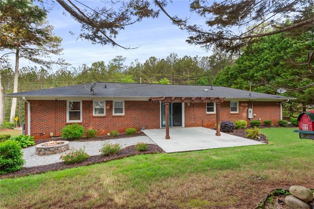 202 Keowee Trail, Seneca, SC 29672