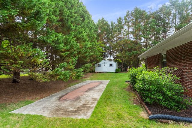 202 Keowee Trail, Seneca, SC 29672