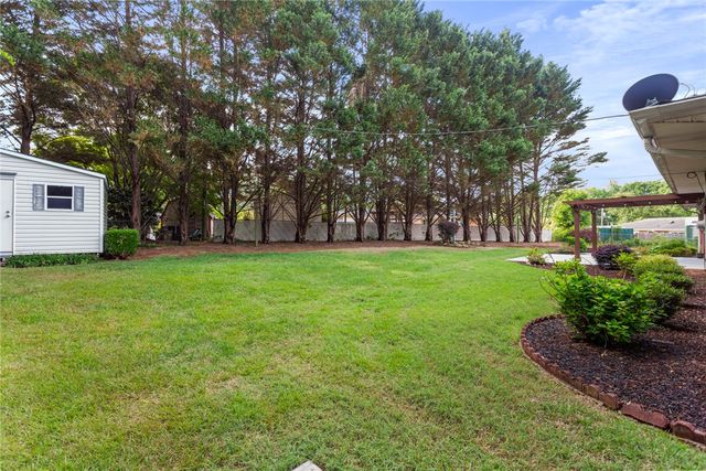 202 Keowee Trail, Seneca, SC 29672