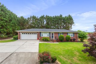 202 Keowee Trail, Seneca, SC 29672