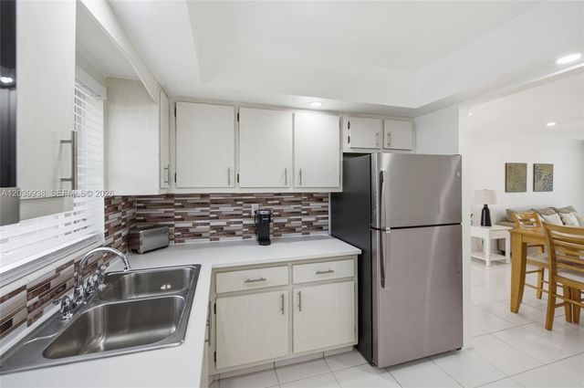 2894 E Crosley Dr E D D, West Palm Beach, FL 33415