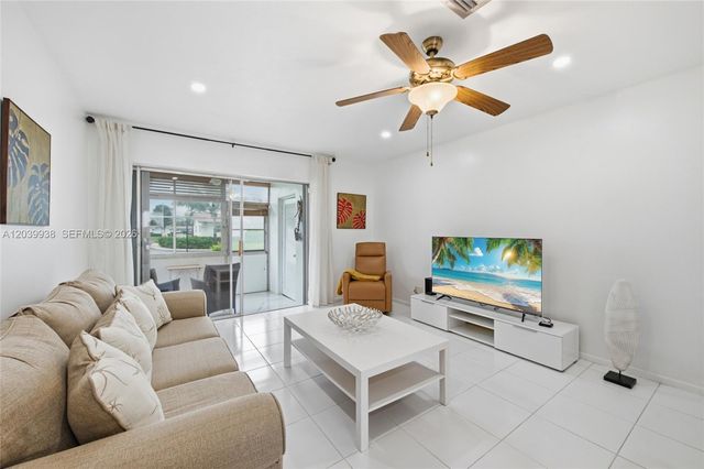 2894 E Crosley Dr E D D, West Palm Beach, FL 33415