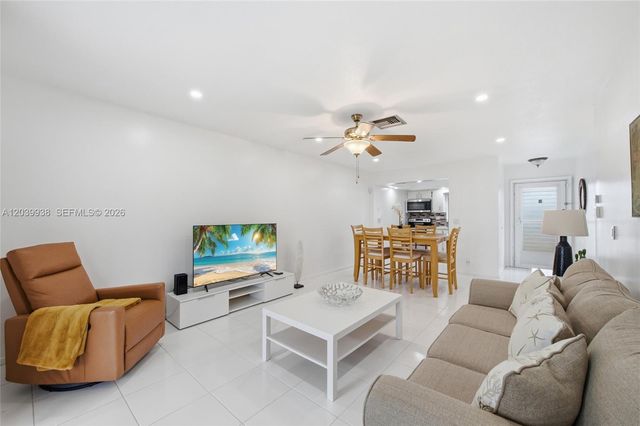 2894 E Crosley Dr E D D, West Palm Beach, FL 33415