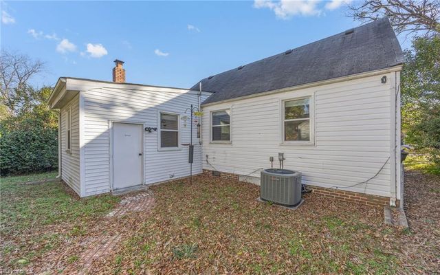 240 Sandpiper DR, Portsmouth, VA 23704