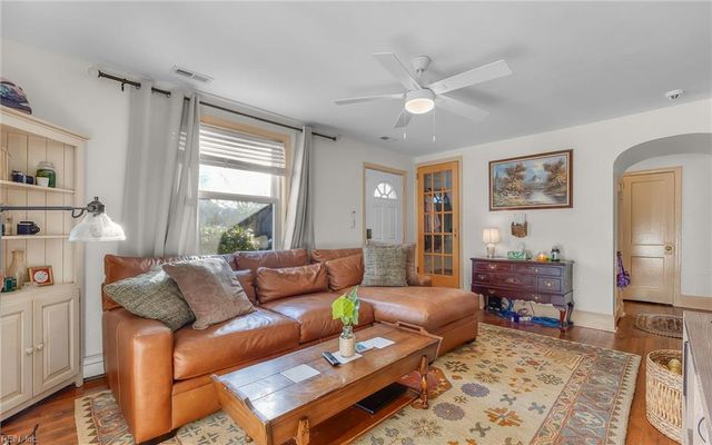 240 Sandpiper DR, Portsmouth, VA 23704