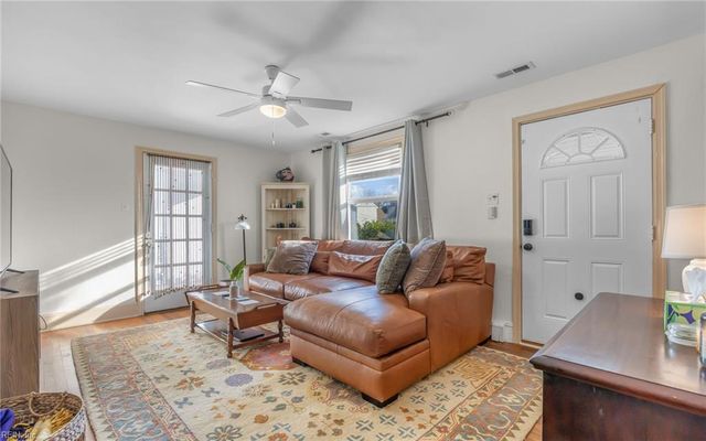 240 Sandpiper DR, Portsmouth, VA 23704