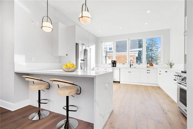 525 Grandview Ave, Mt Washington, PA 15211