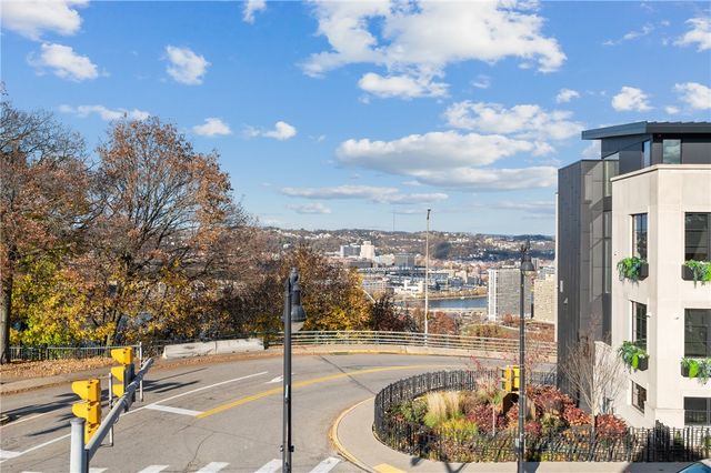 525 Grandview Ave, Mt Washington, PA 15211