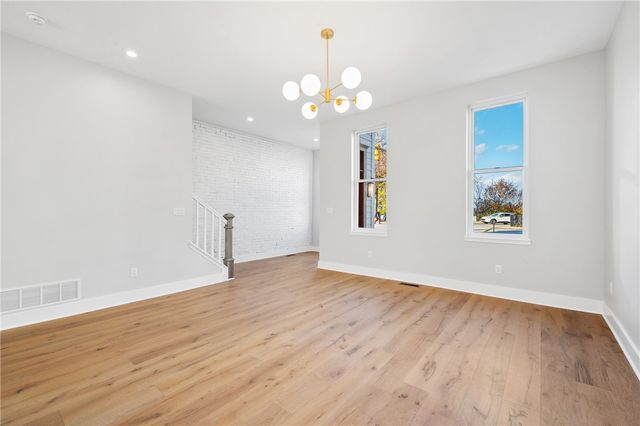 525 Grandview Ave, Mt Washington, PA 15211