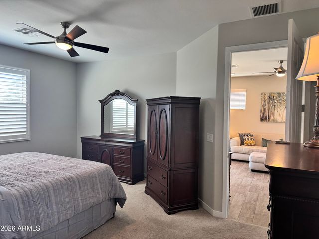 250 W QUEEN CREEK Road 201, Chandler, AZ 85248